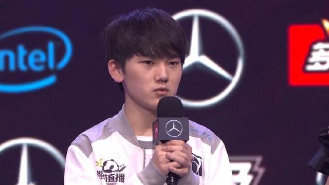 向拖球至边